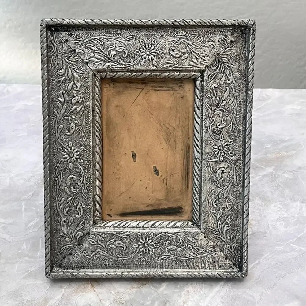 Silver Tone MCM Style Ornate Picture Frame Fits 5.5" x 3.5" Photos - Picture 2 of 14